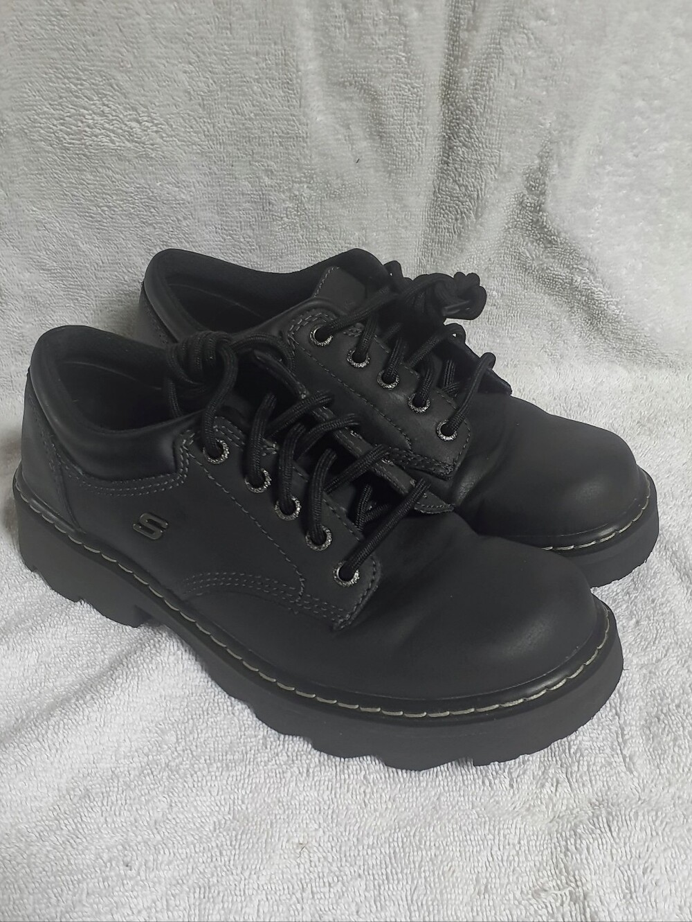 Skechers Women's Black Leather Lace-Up Casual Oxfords